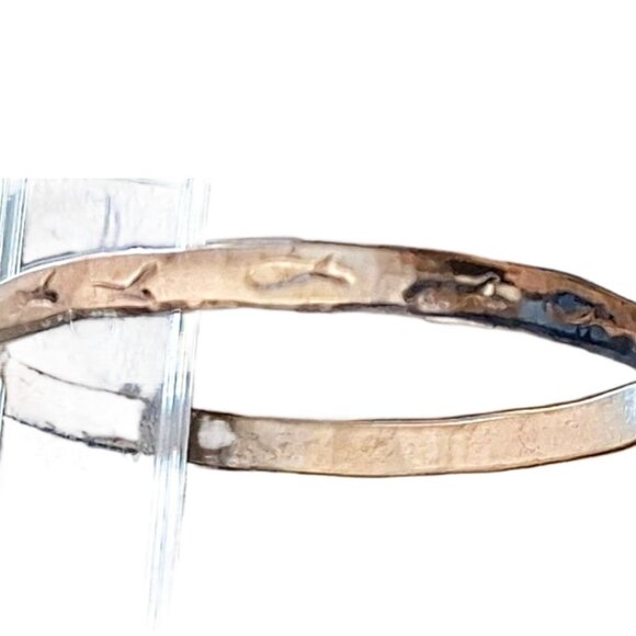 Vintage Mexico Hammered Silver Fish Bangle Bracelet ½ ounce - Picture 1 of 4